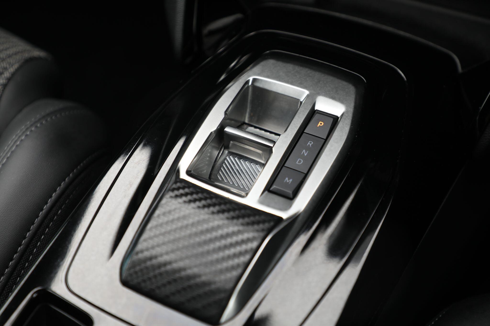 Large vehicle image